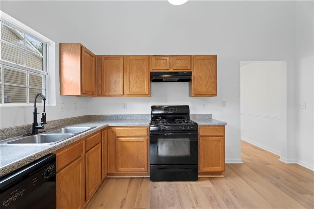 1470 Lafayette Square Property Photo 18