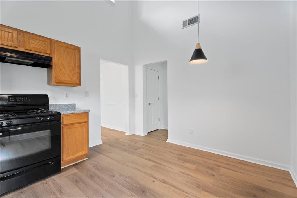 1470 Lafayette Square Property Photo 19