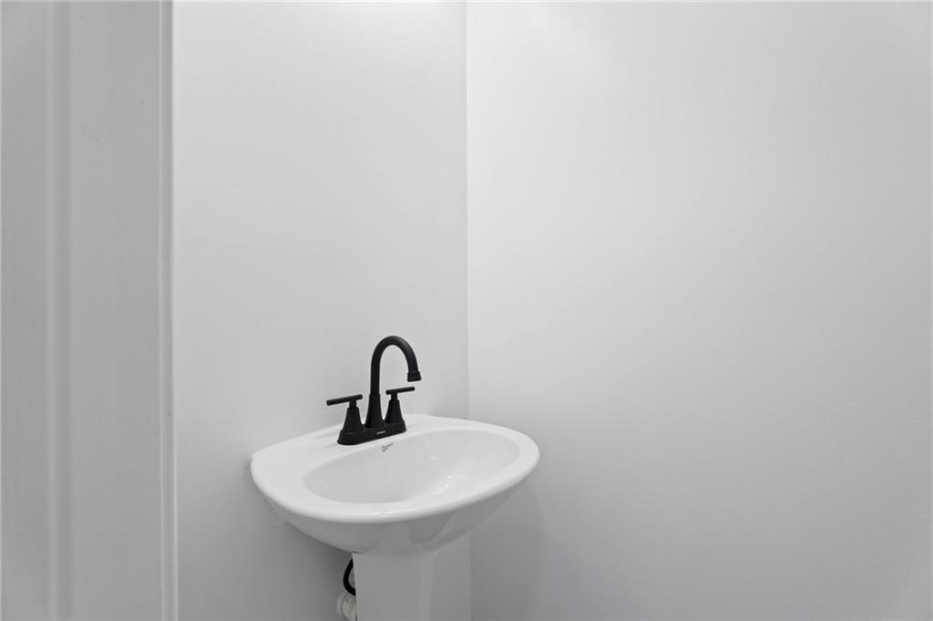 1470 Lafayette Square Property Photo 23