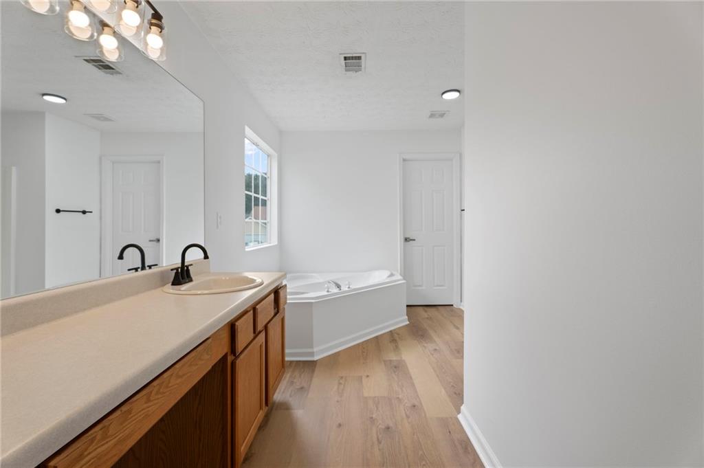 1470 Lafayette Square Property Photo 28