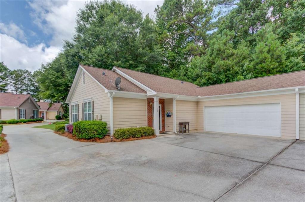 184 Camry Lane Property Photo 3