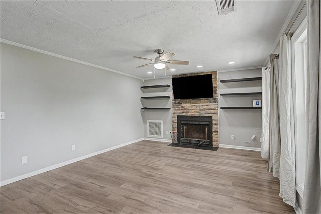 1516 Willow Gate Way Property Photo 11