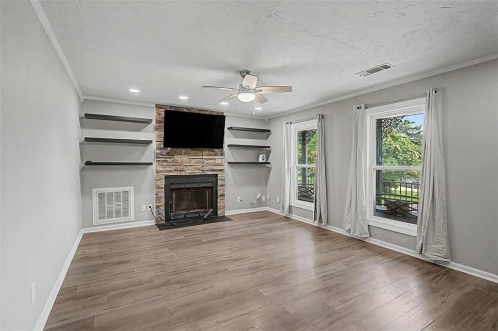 1516 Willow Gate Way Property Photo 14