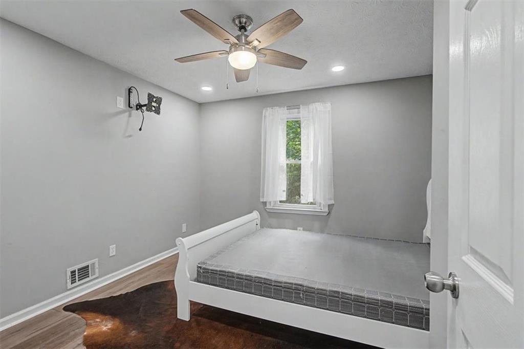 1516 Willow Gate Way Property Photo 24