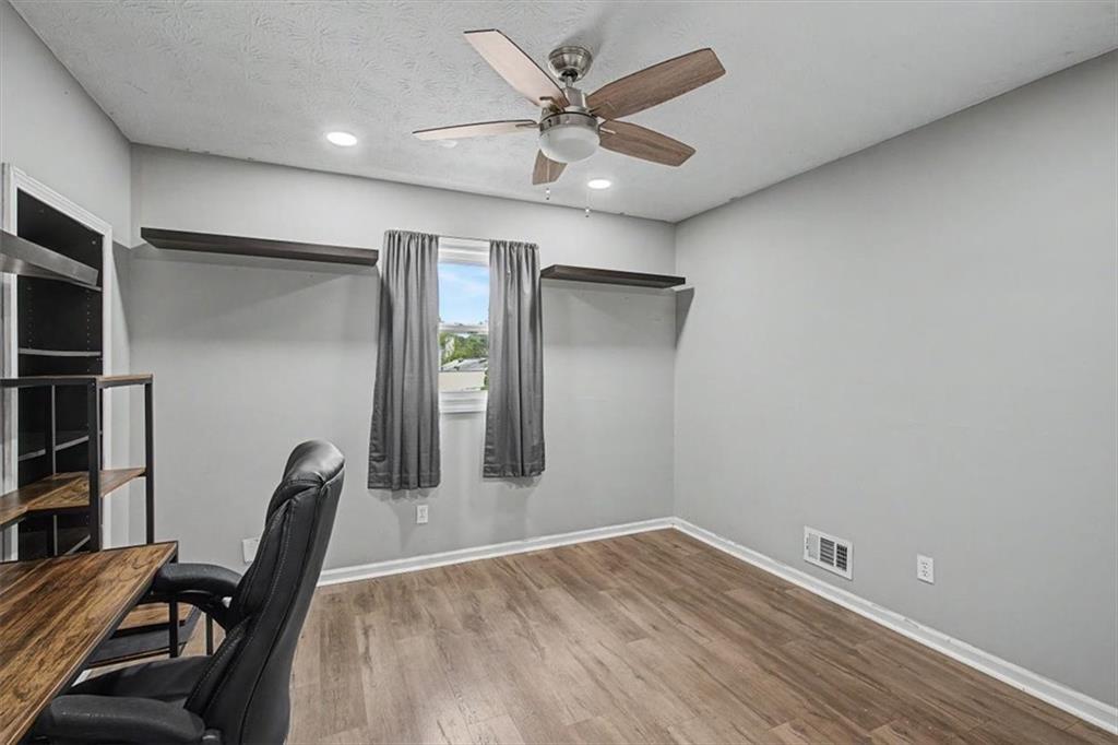 1516 Willow Gate Way Property Photo 27