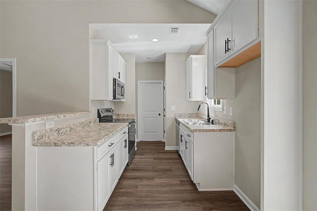 201 Loftis Road Property Photo 13