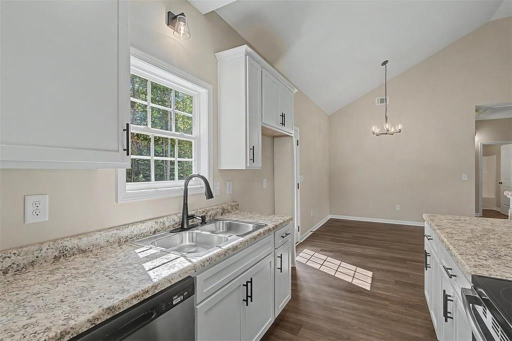 201 Loftis Road Property Photo 16