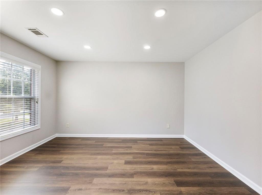 7807087 Property Photo 6