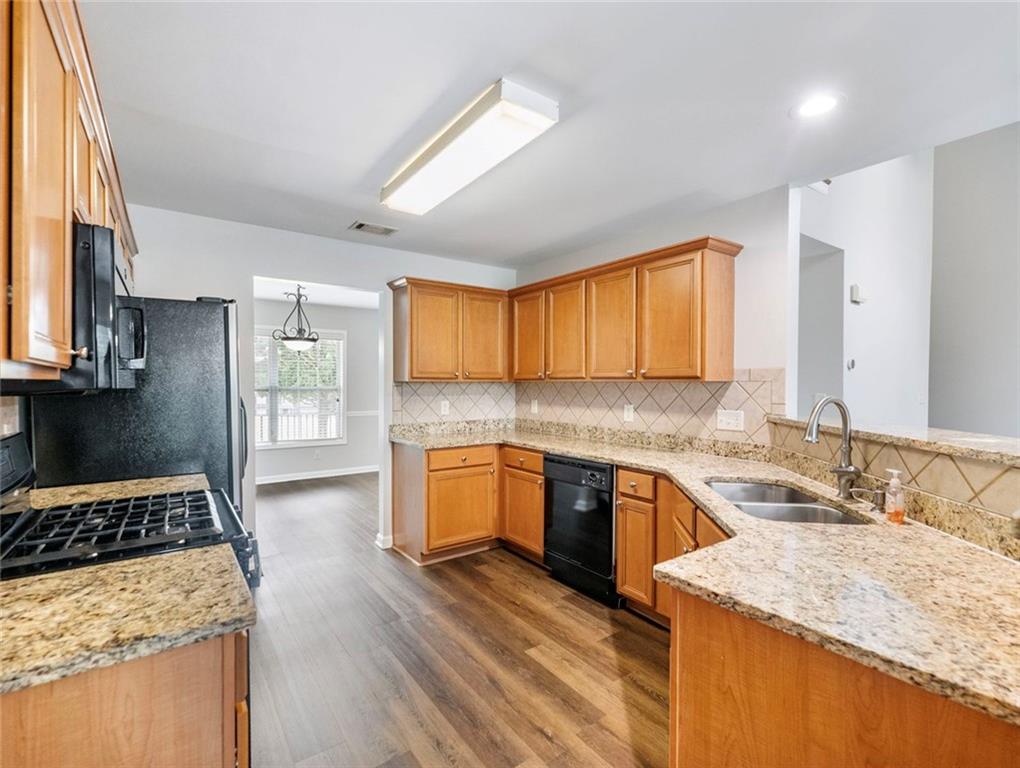 7807087 Property Photo 18