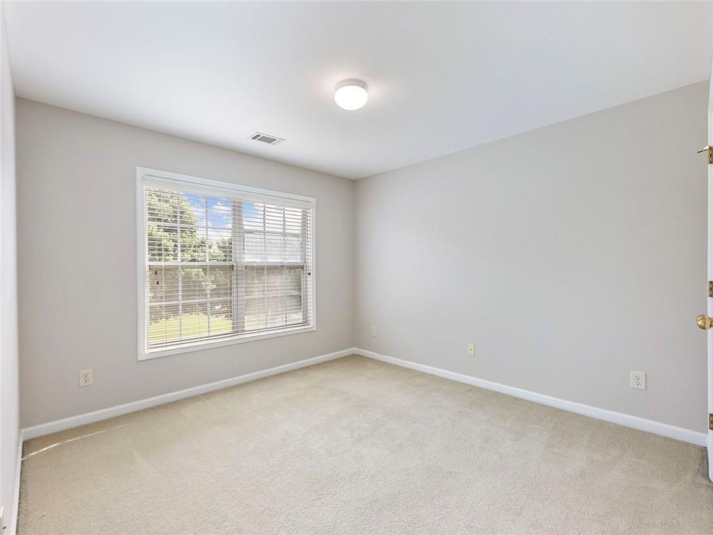 7807087 Property Photo 26