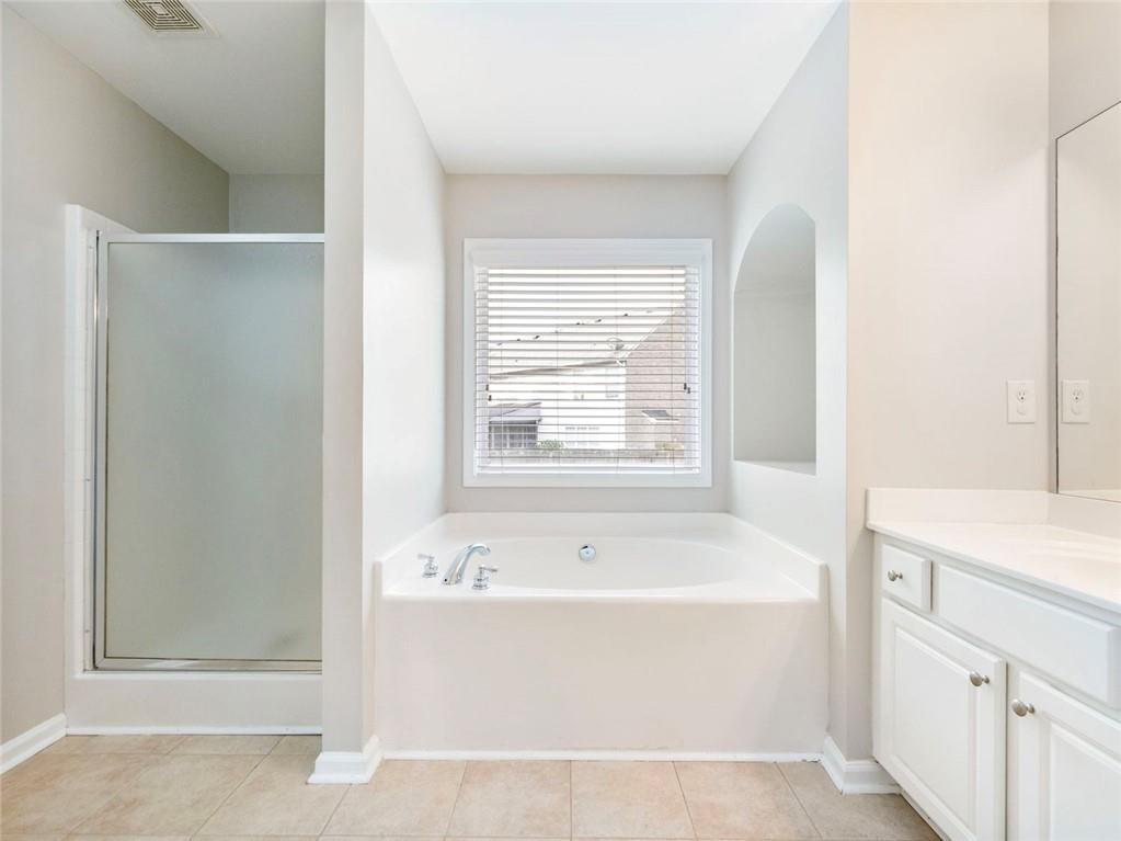 7807087 Property Photo 36