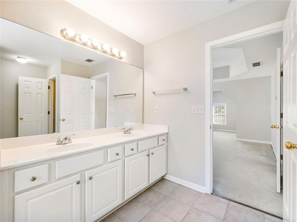 7807087 Property Photo 37