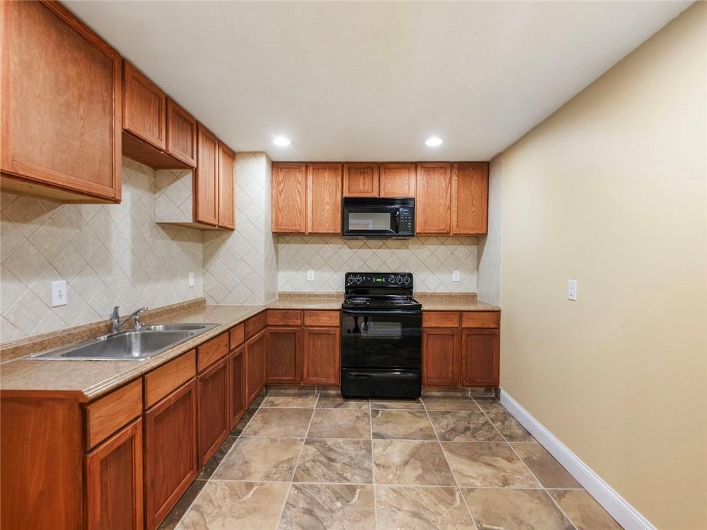 7807087 Property Photo 46