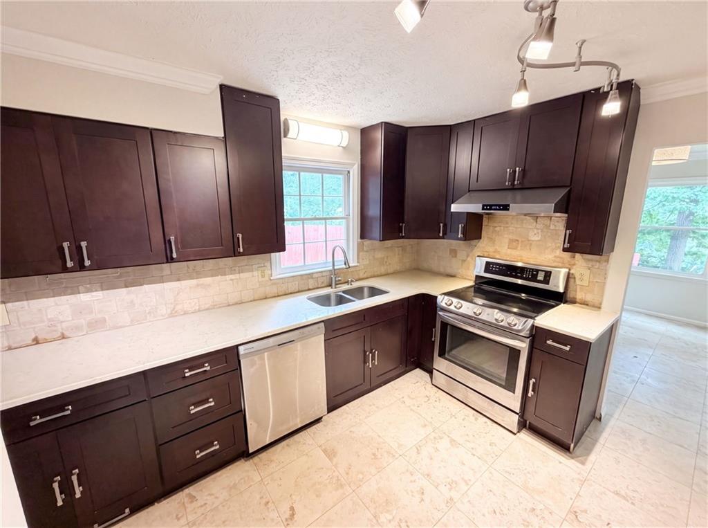 215 Arbour Run Property Photo 16