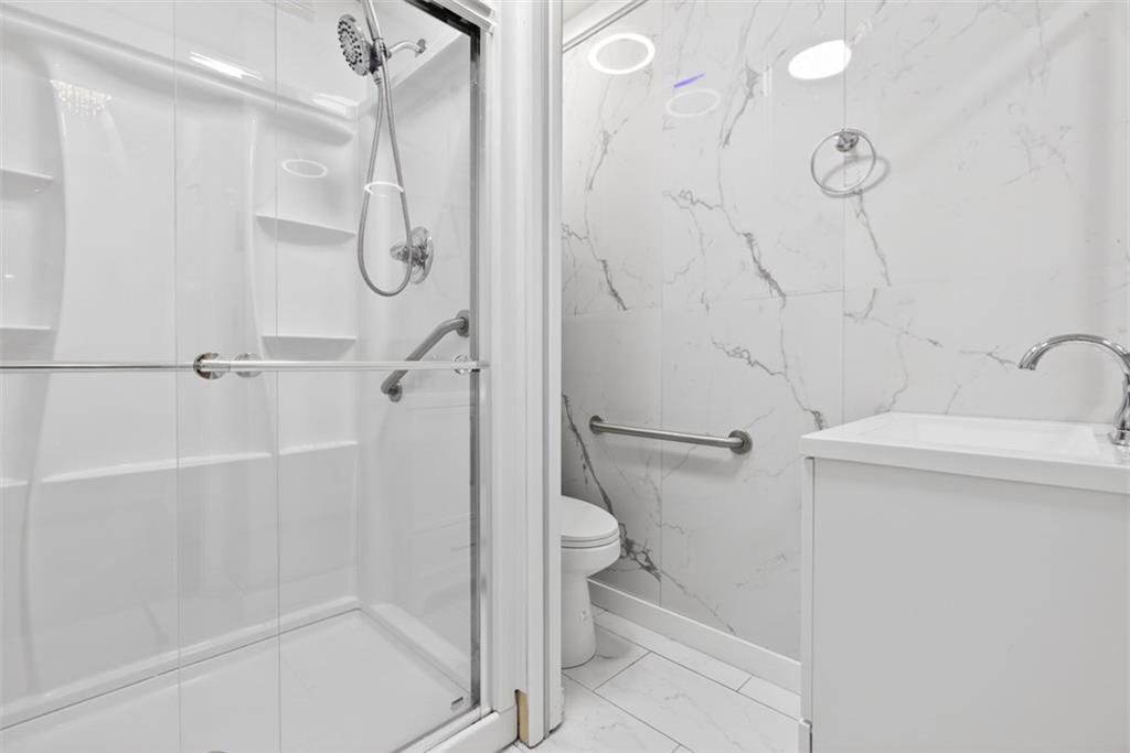 320 Wynstone Way Property Photo 17