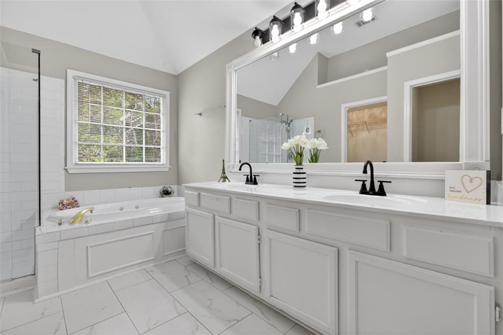 320 Wynstone Way Property Photo 23