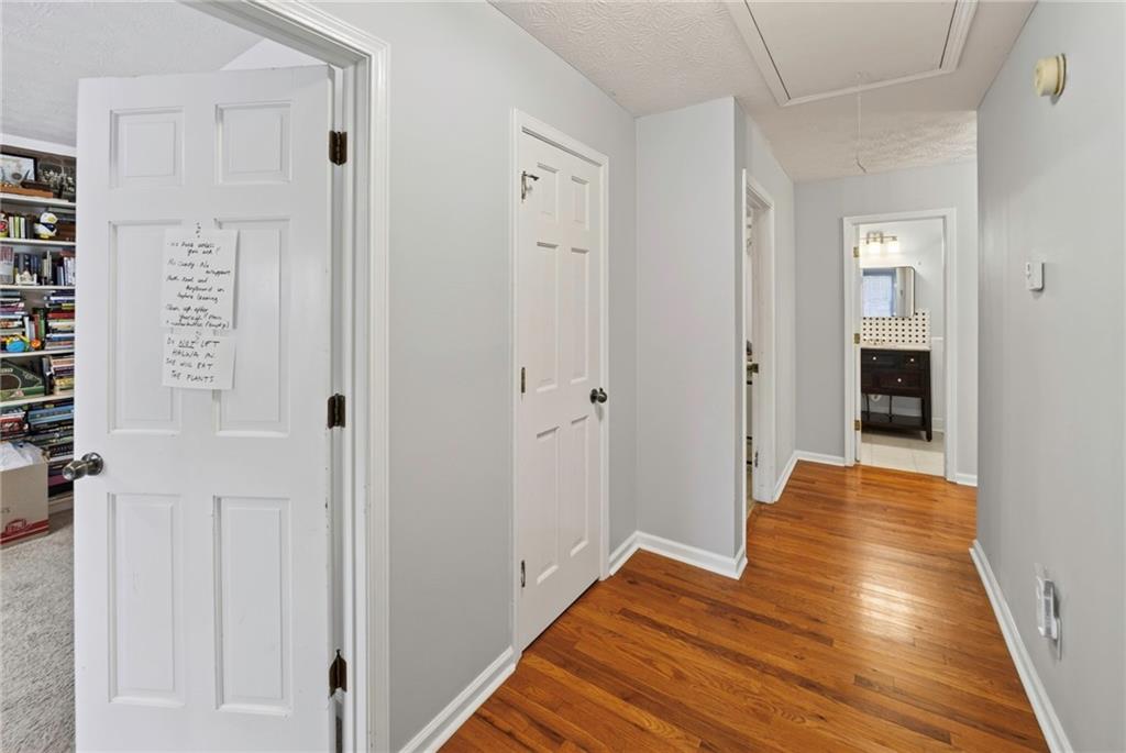 206 Comstock Court Property Photo 28