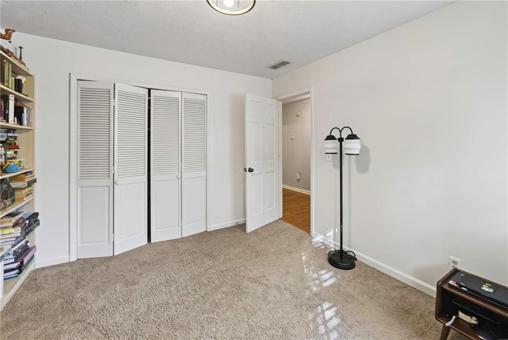 206 Comstock Court Property Photo 32