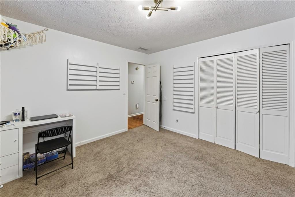 206 Comstock Court Property Photo 34