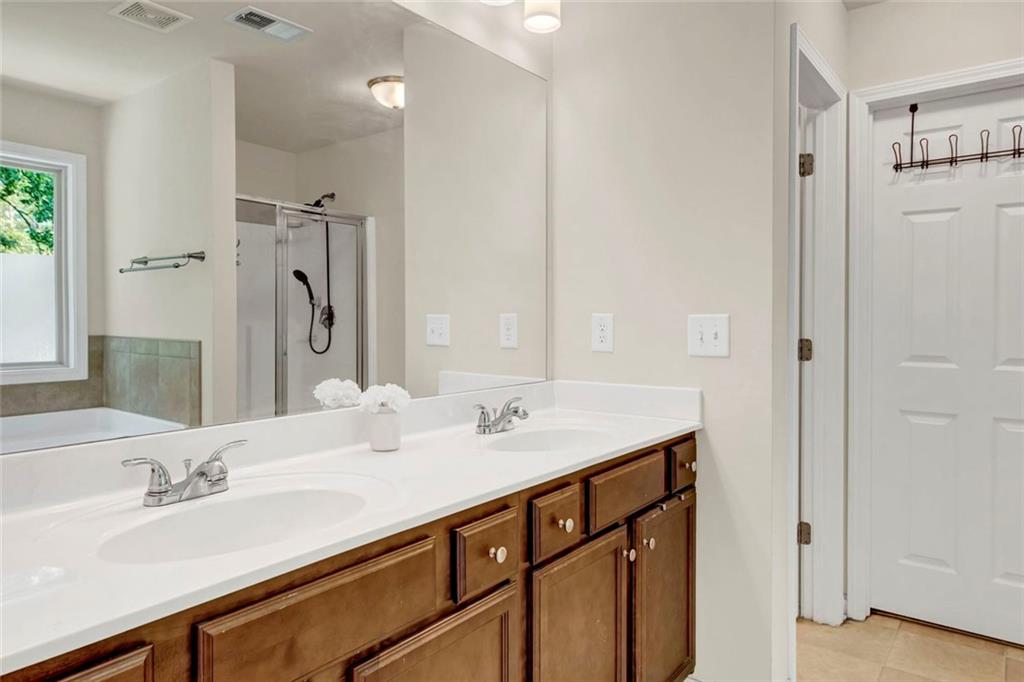2540 Trelipe Drive Property Photo 21