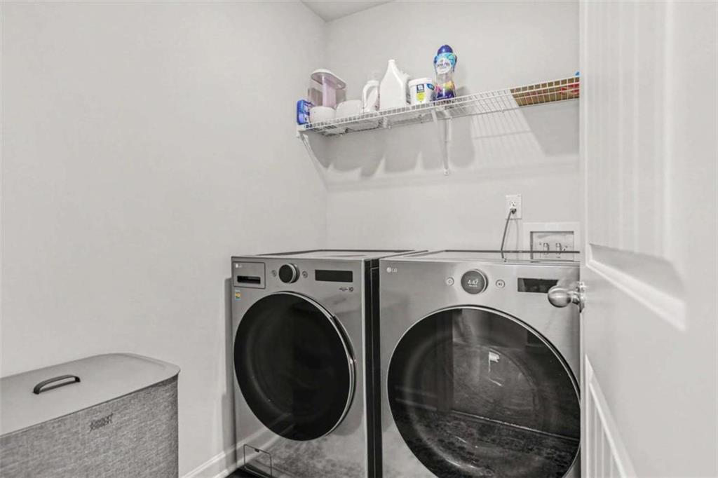 8236 Castleton Drive Property Photo 23
