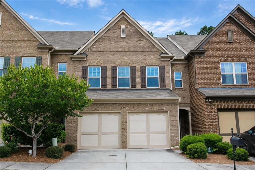 2132 Greencrest Circle Property Photo 1