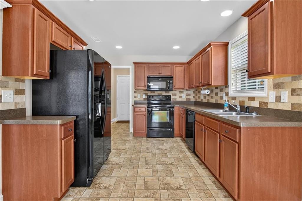 7807489 Property Photo 12