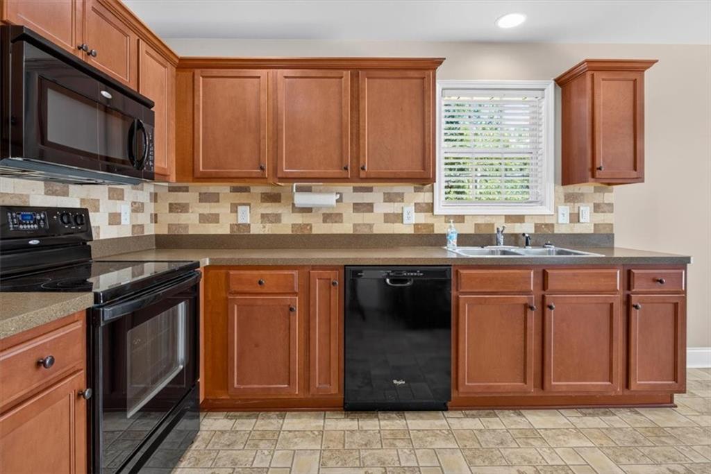 7807489 Property Photo 13