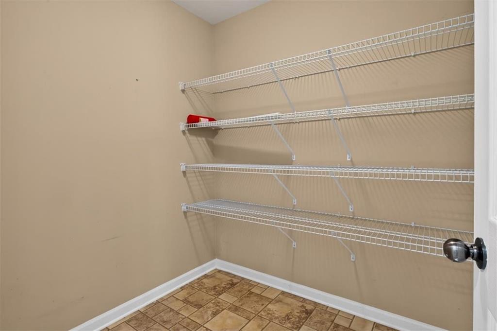 7807489 Property Photo 14