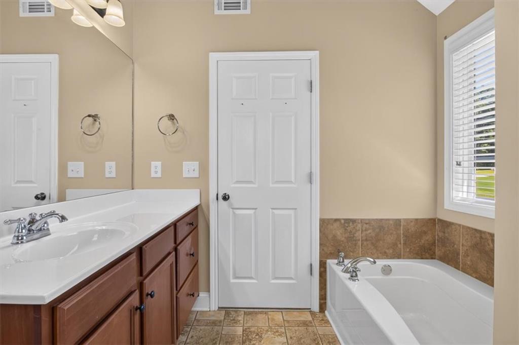 7807489 Property Photo 21