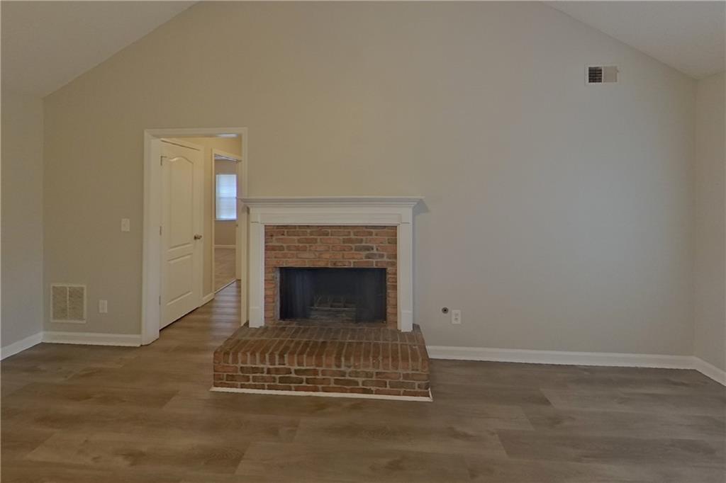 7807571 Property Photo 3