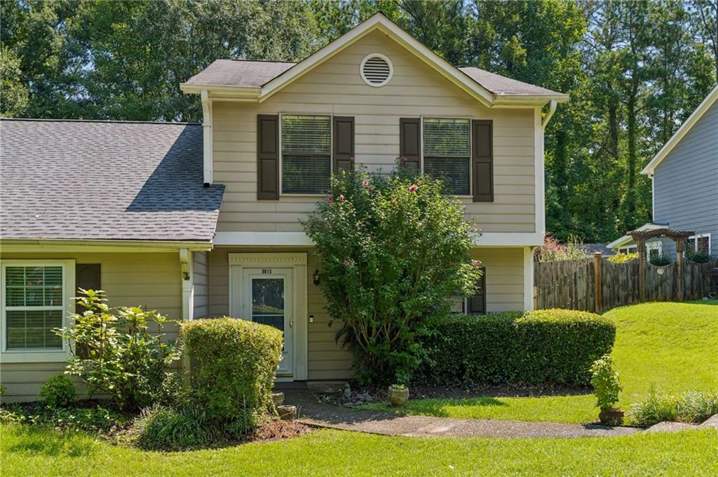 5013 Village Green Way Property Photo 1