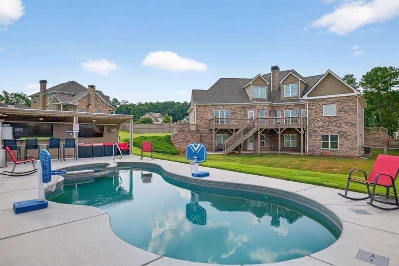 2112 Meadowood Cove Property Photo 1