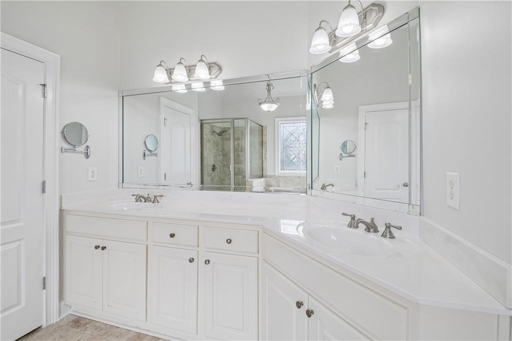 1040 E Magnolia Loop Property Photo 27