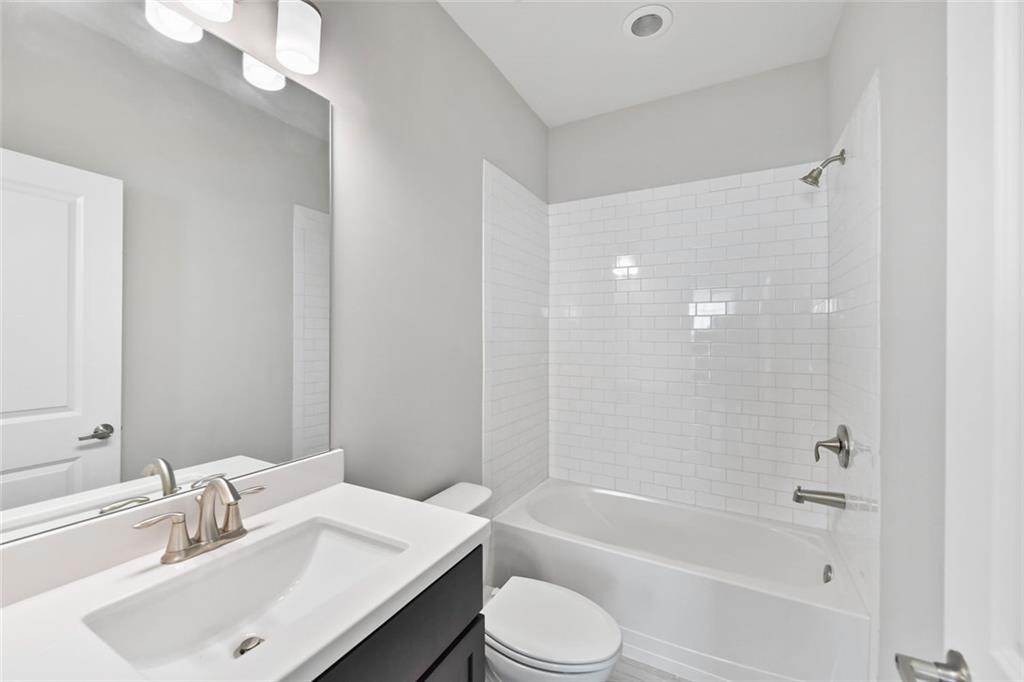 712 Alden Drive Property Photo 6