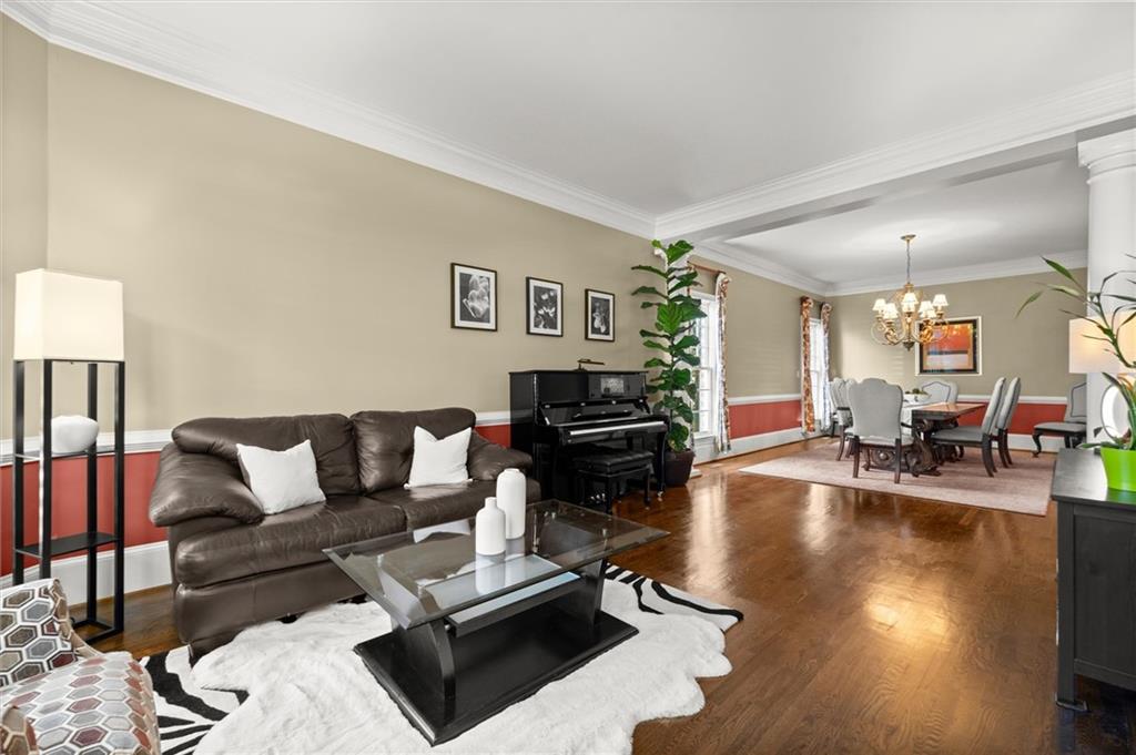 8925 Pinehurst Cove Property Photo 4