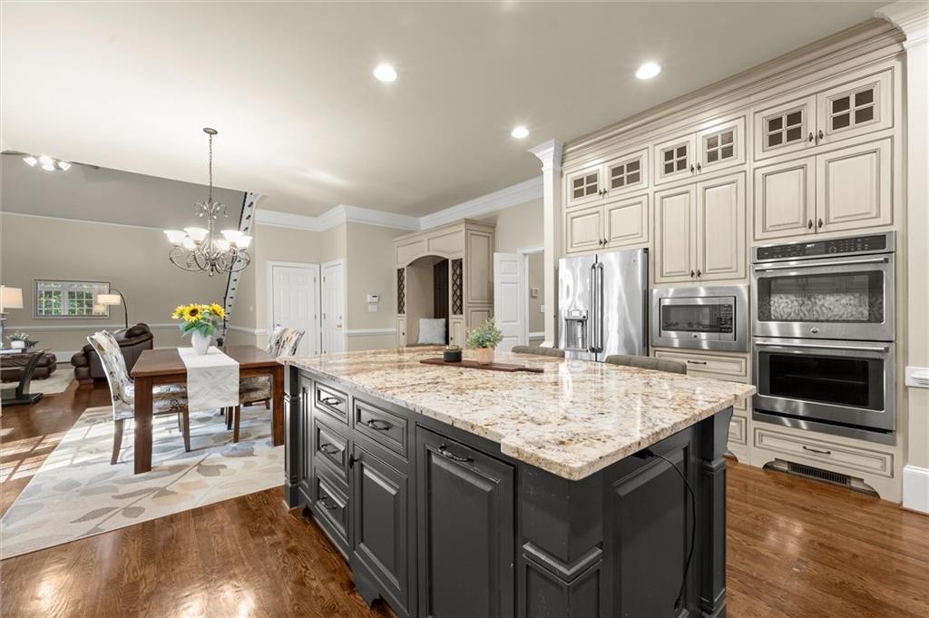 8925 Pinehurst Cove Property Photo 11