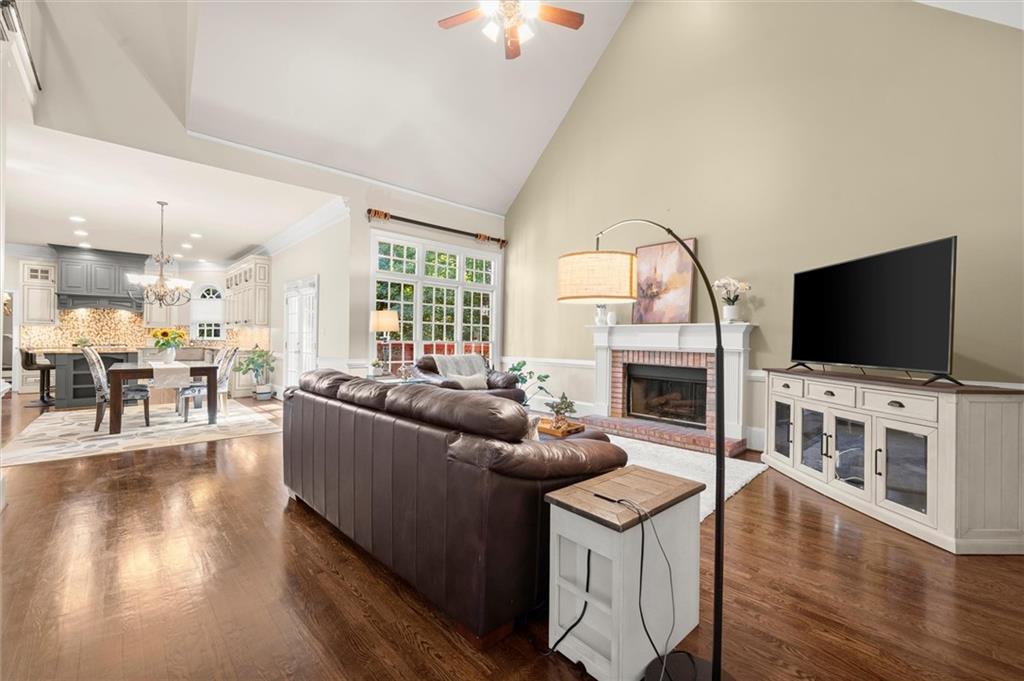 8925 Pinehurst Cove Property Photo 16