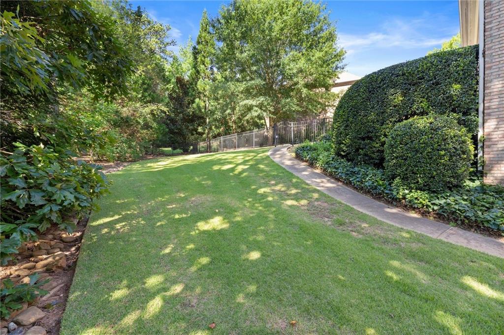 8925 Pinehurst Cove Property Photo 35