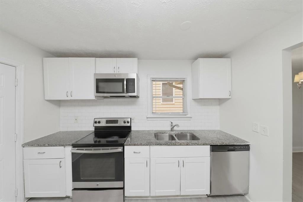2153 Burroughs Avenue Se Property Photo 4