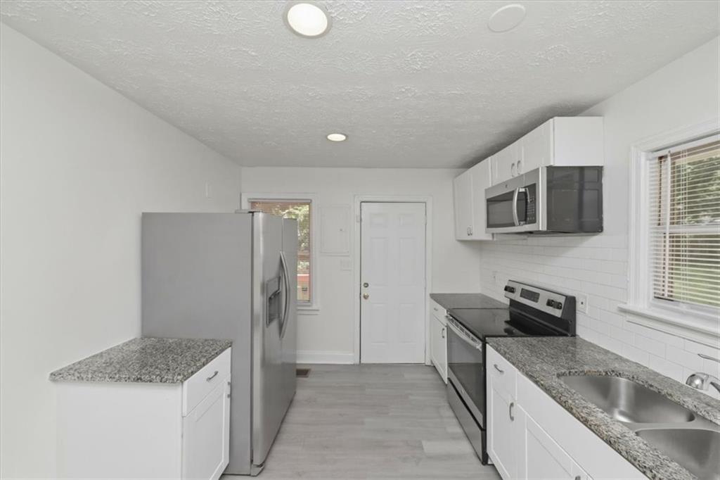 2153 Burroughs Avenue Se Property Photo 5