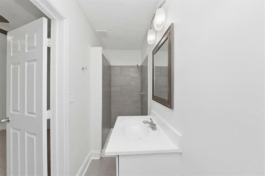 2153 Burroughs Avenue Se Property Photo 11