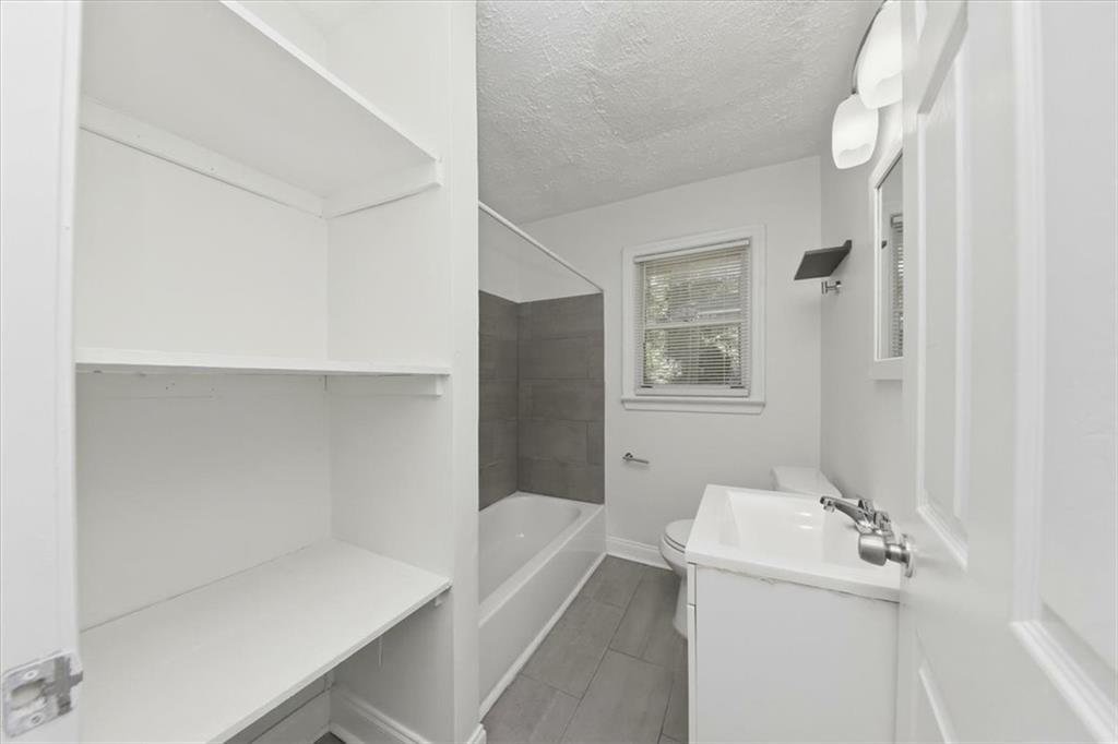 2153 Burroughs Avenue Se Property Photo 17