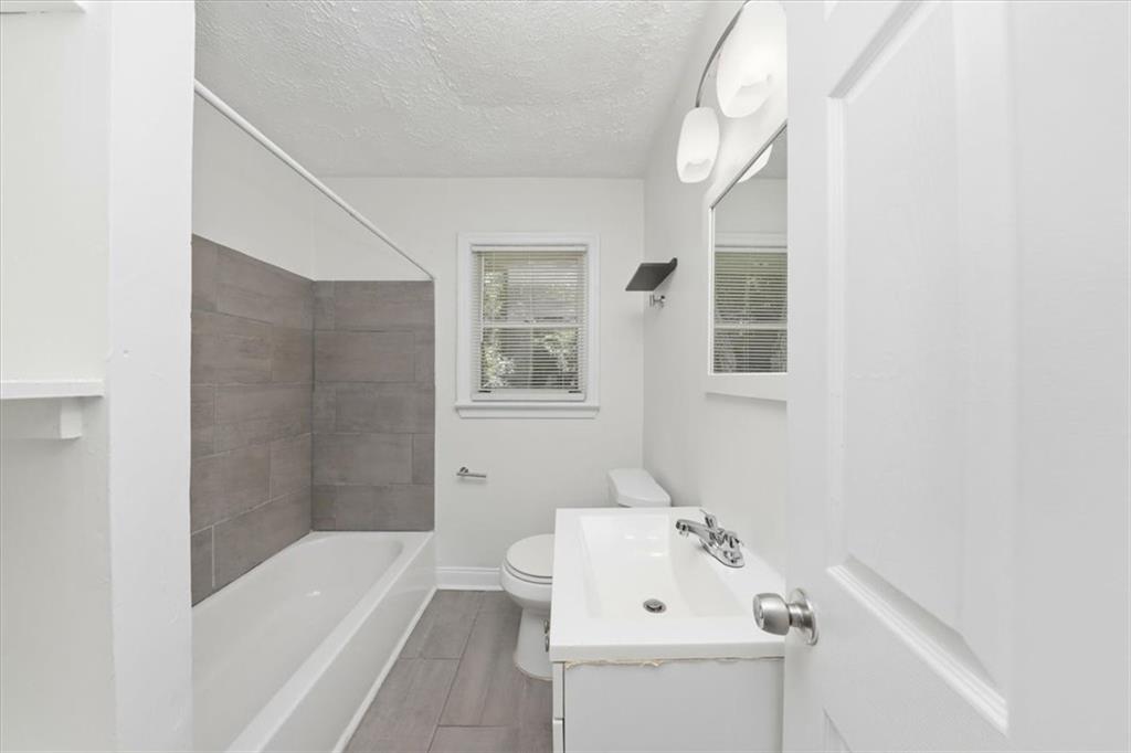 2153 Burroughs Avenue Se Property Photo 18