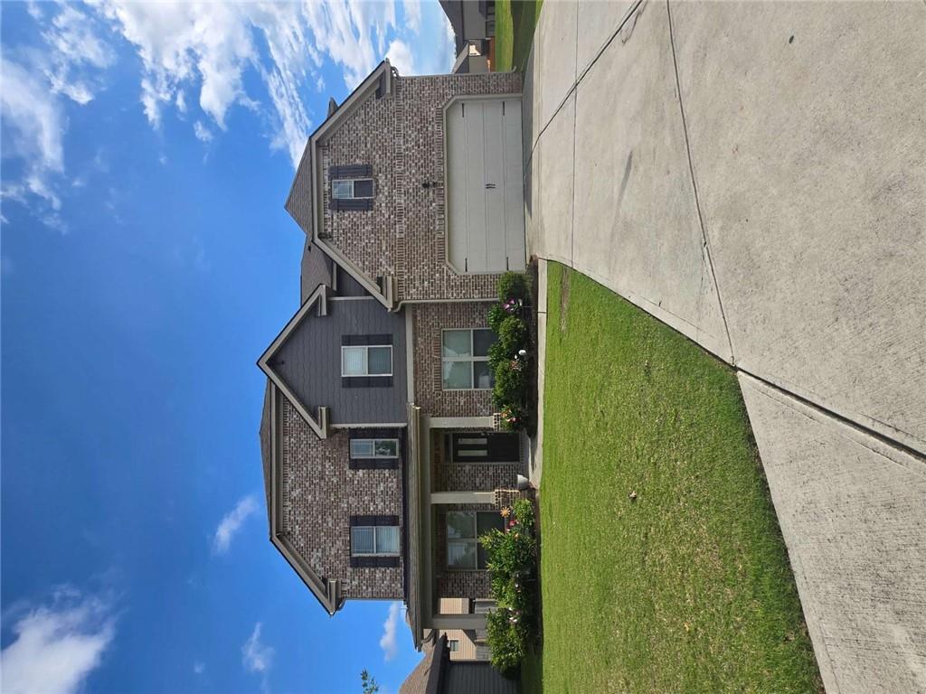 1013 Autumn Drive Property Photo 1