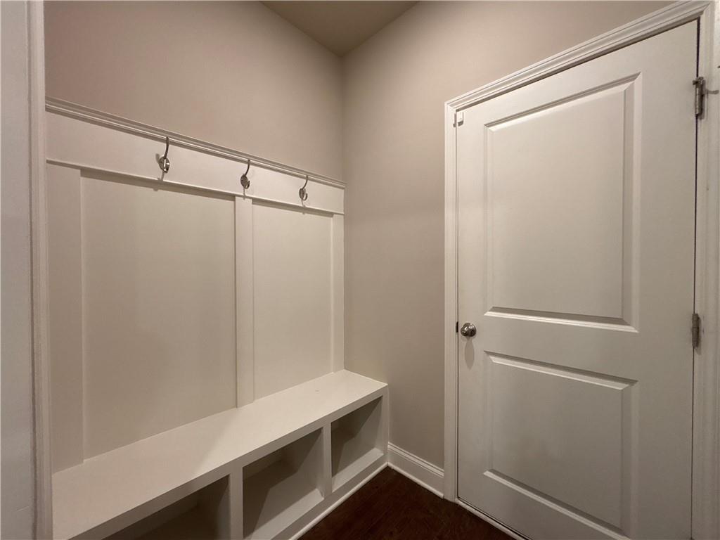 3566 Andover Way Property Photo 17