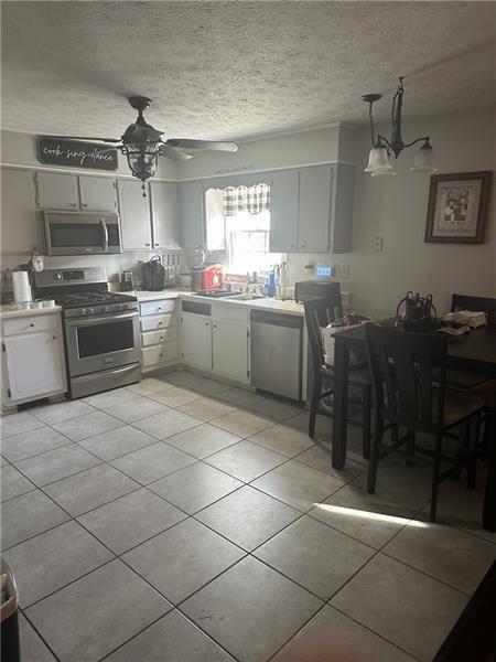 10 Dial Road Property Photo 3