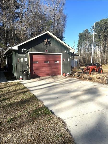 10 Dial Road Property Photo 11