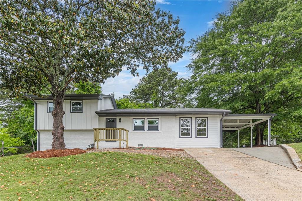 8285 Hemlock Drive Property Photo 1