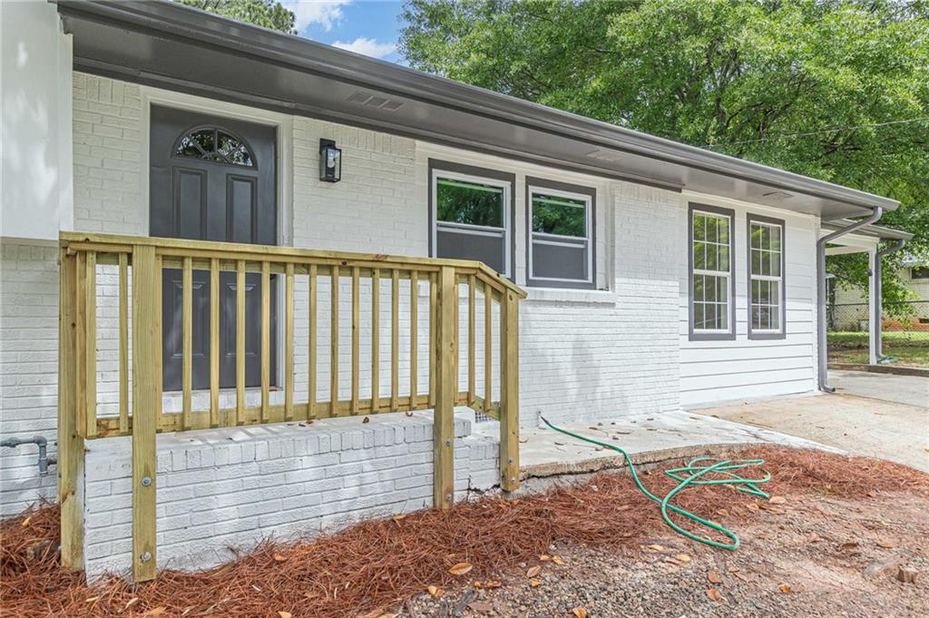 8285 Hemlock Drive Property Photo 6